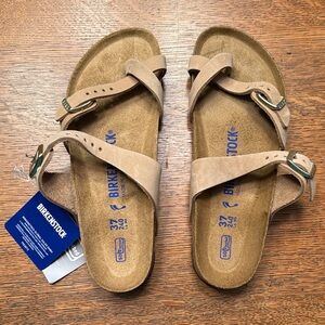 Birkenstock Women's Beige Sandals size 37 narrow